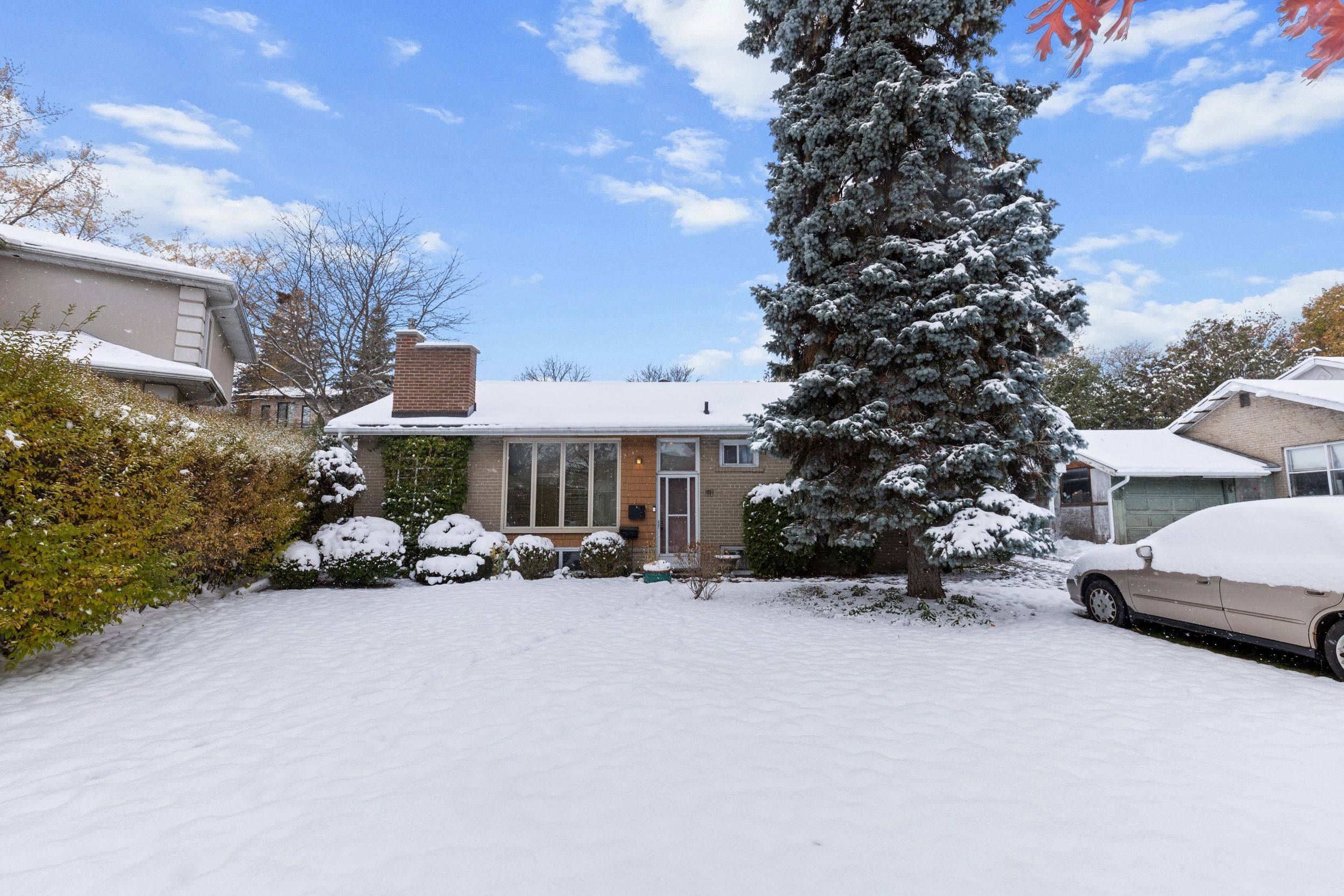 Toronto C13, ON M3B 1S7,11 Merredin PL