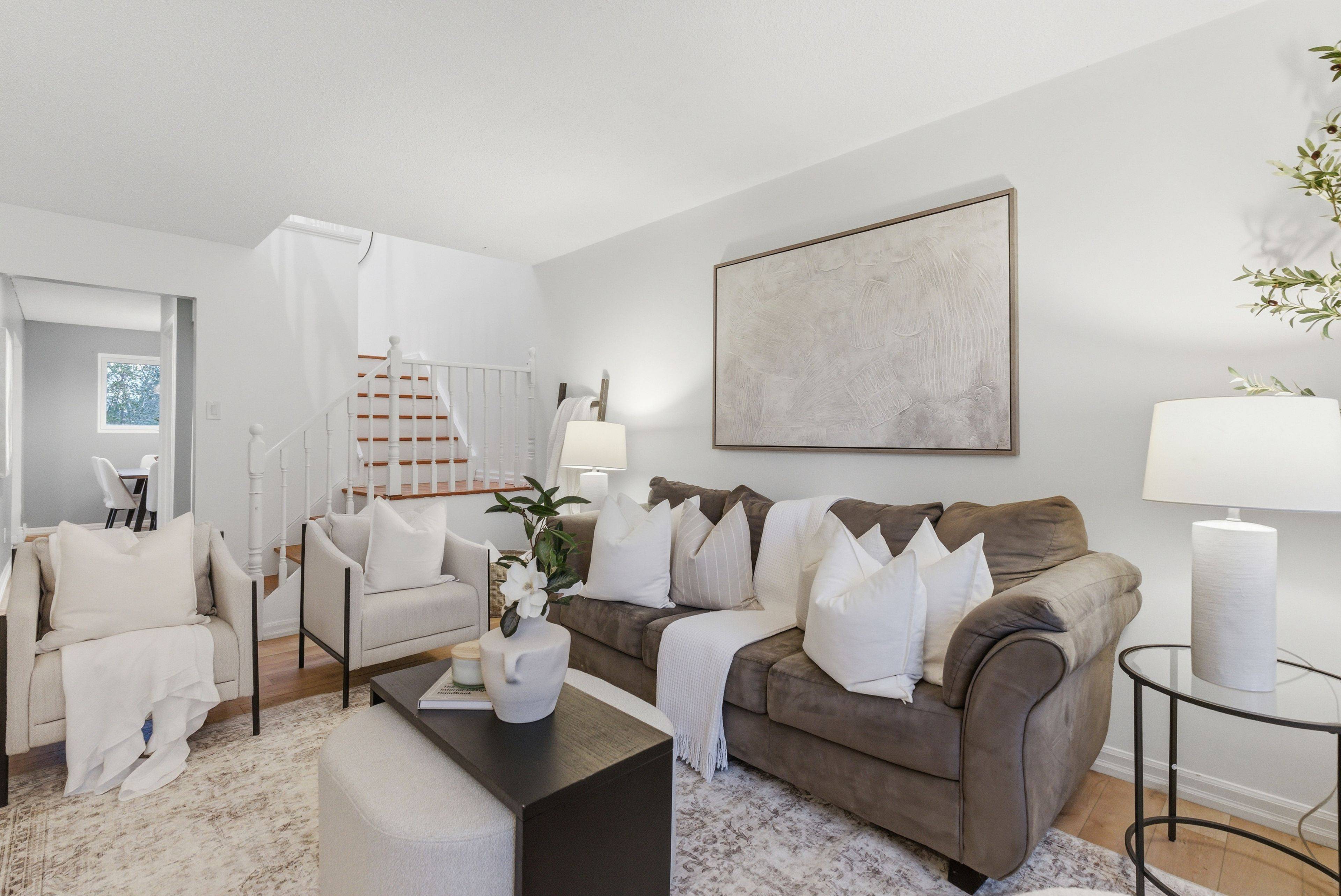 Whitby, ON L1N 1Z4,366 Rosedale DR