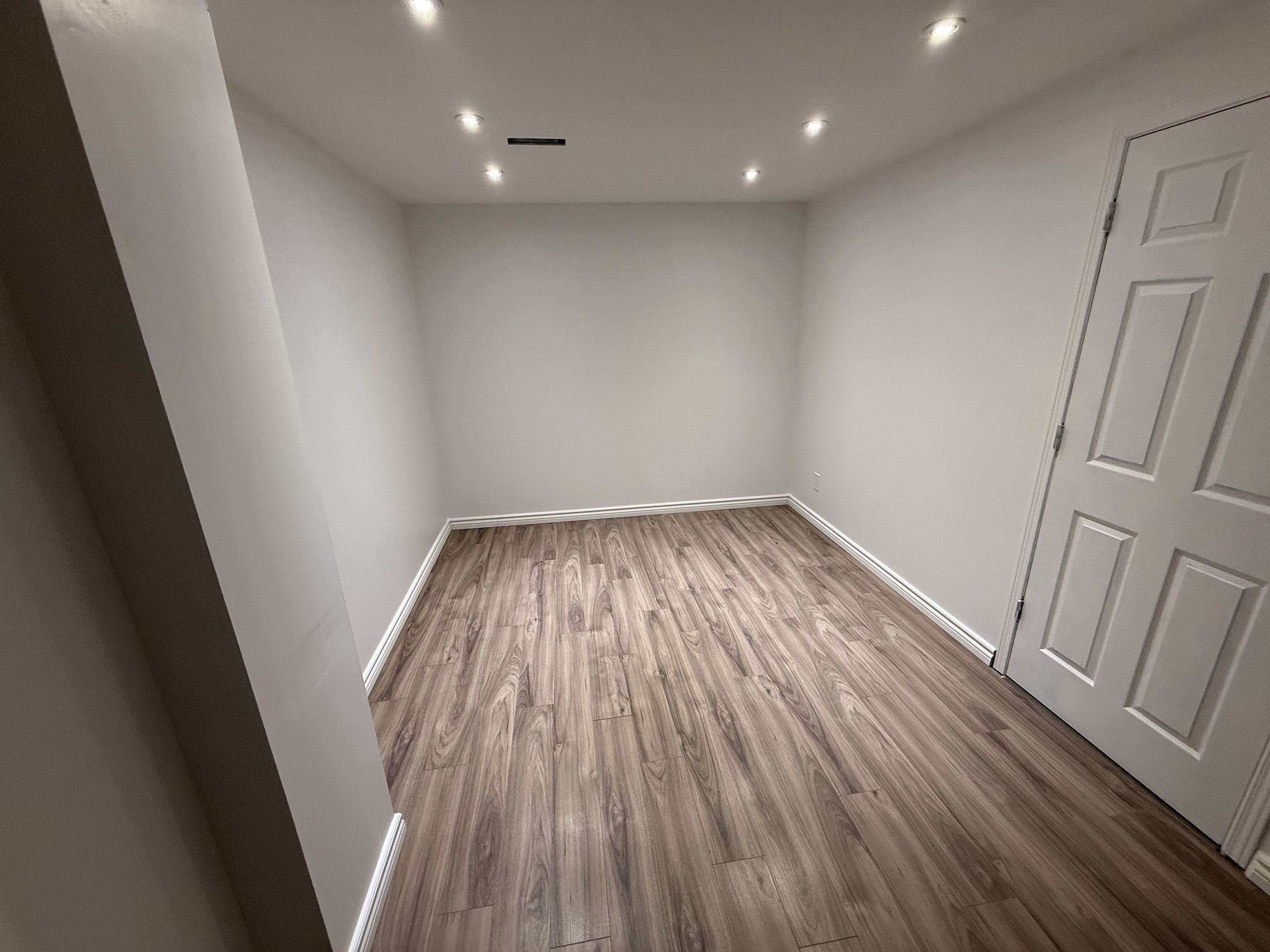 Oshawa, ON L1K 0T6,2002 Cocklin CRES #Basement