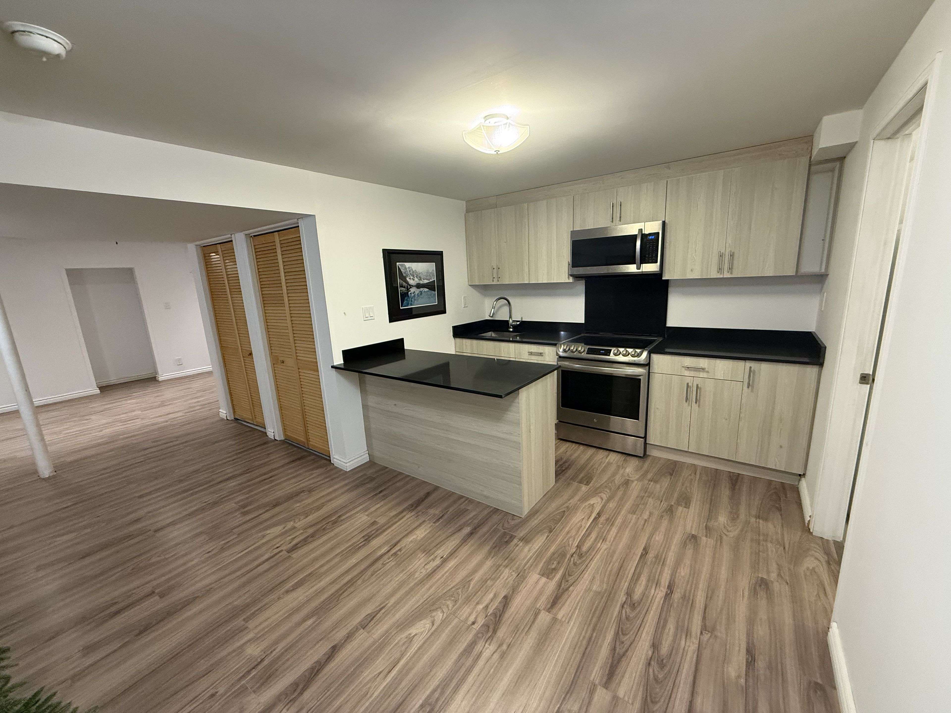 Oshawa, ON L1K 0T6,2002 Cocklin CRES #Basement