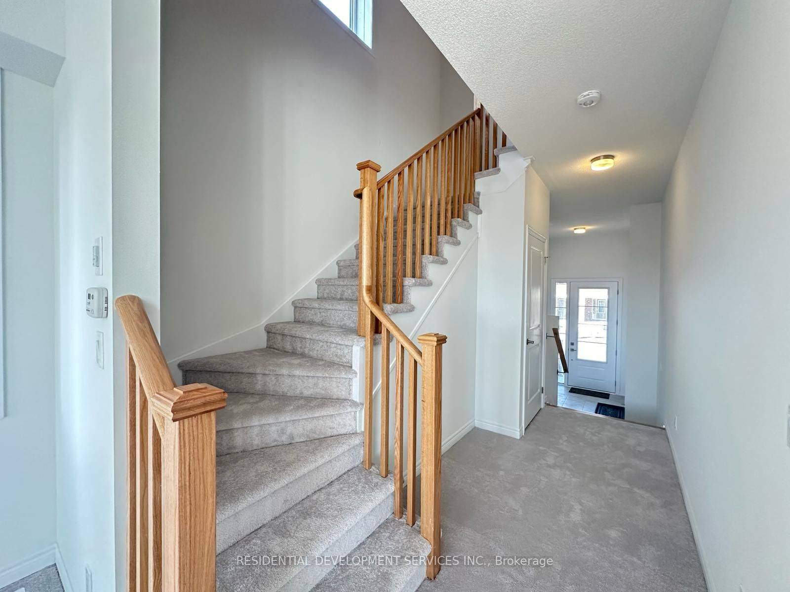 Oshawa, ON L1L 0R9,1082 Lockie DR