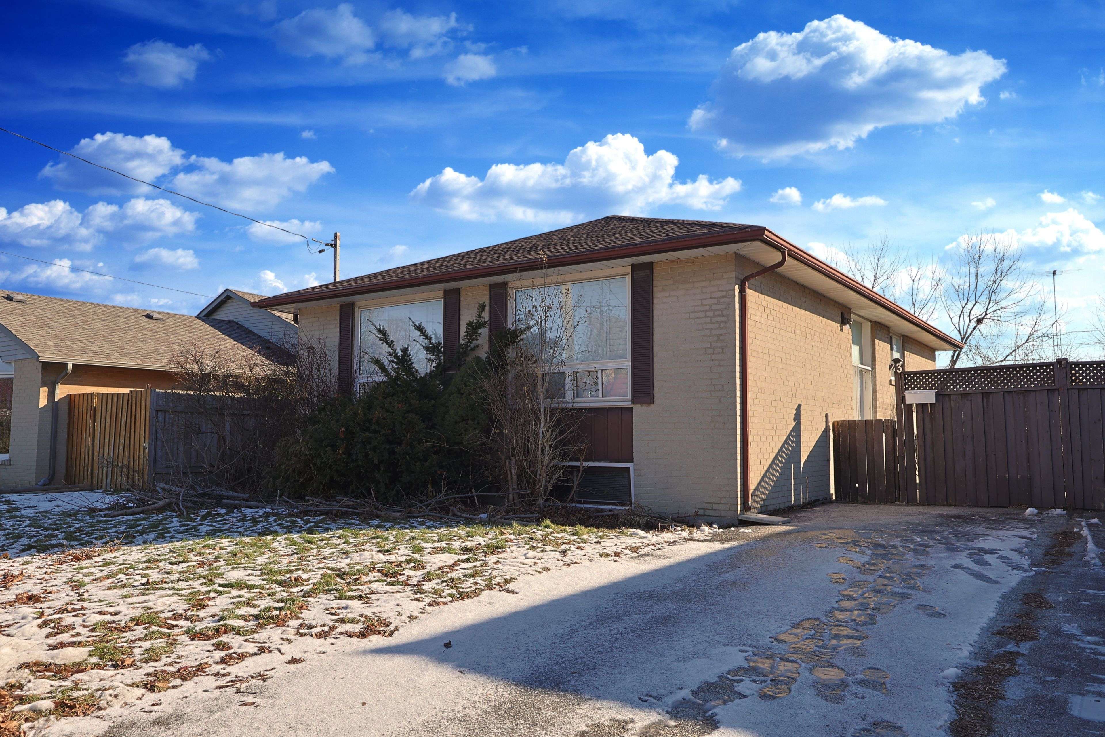 Toronto E09, ON M1G 2N7,23 Mountland DR #BSMT