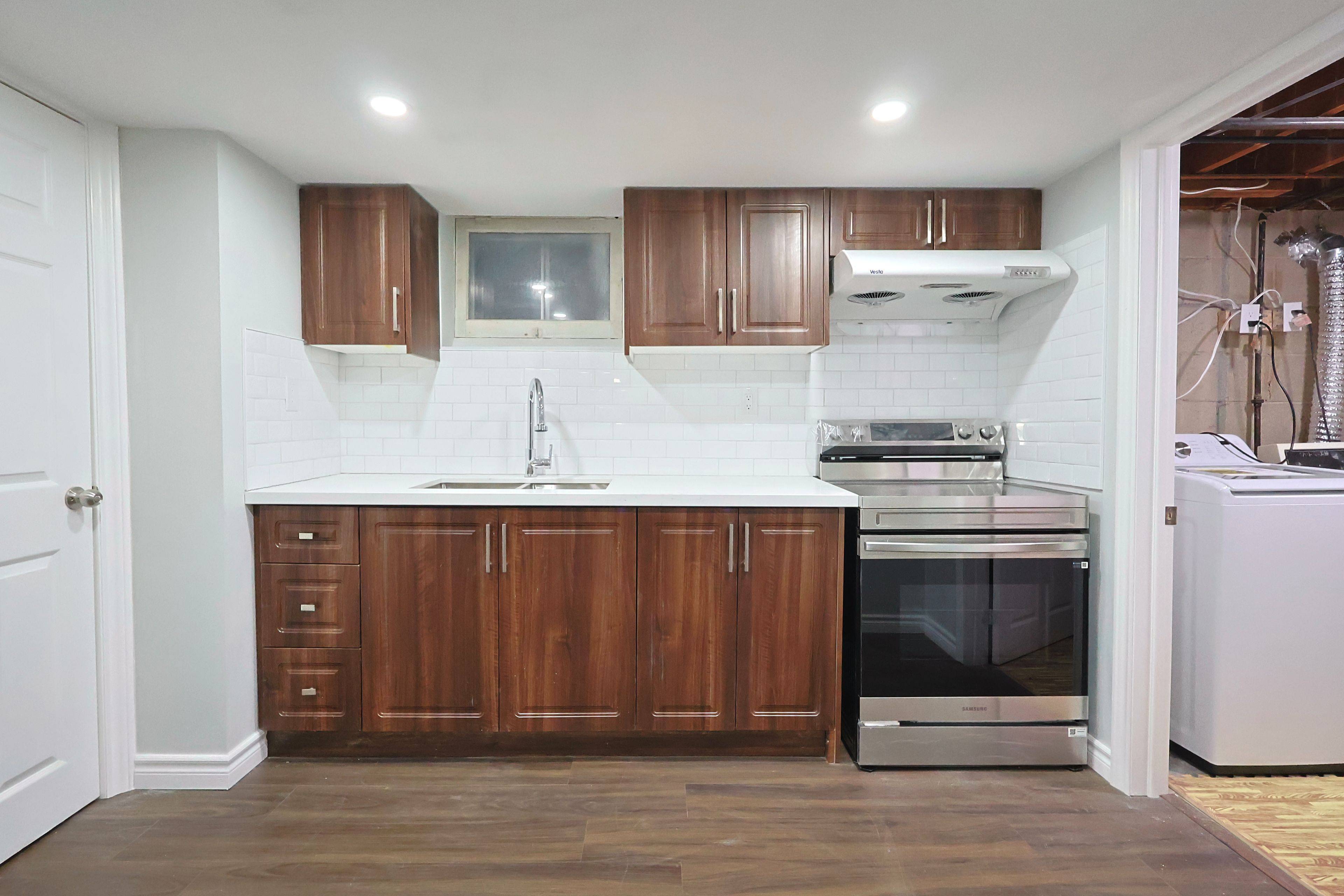 Toronto E09, ON M1G 2N7,23 Mountland DR #BSMT