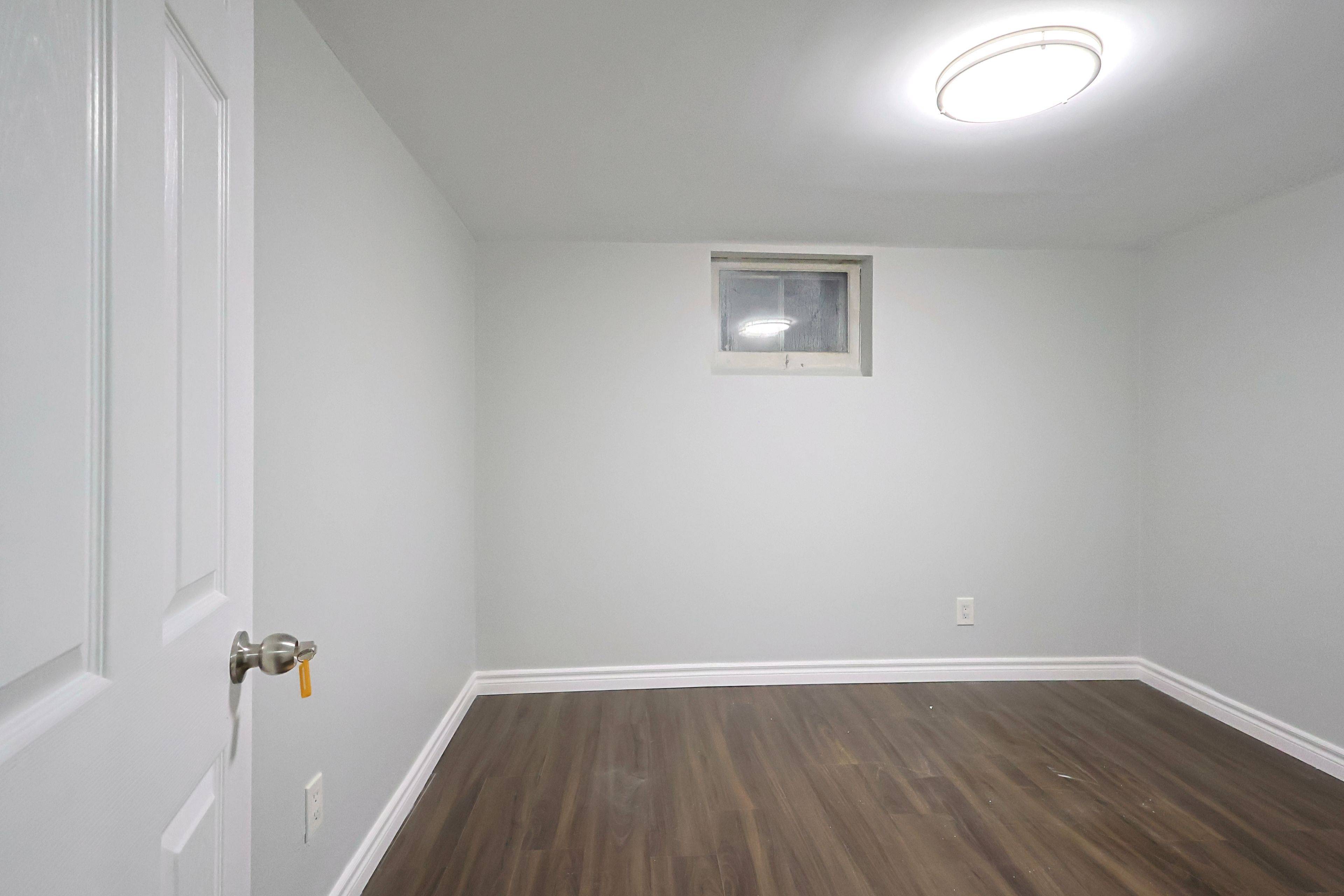 Toronto E09, ON M1G 2N7,23 Mountland DR #BSMT