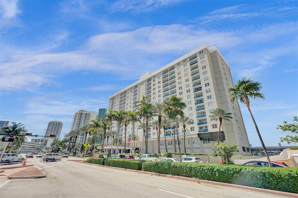 Miami Beach, FL 33141,6770 Indian Creek Dr #10-R