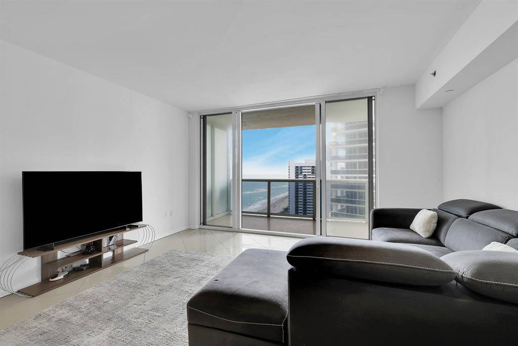 Hallandale Beach, FL 33009,1830 S Ocean Dr #2005