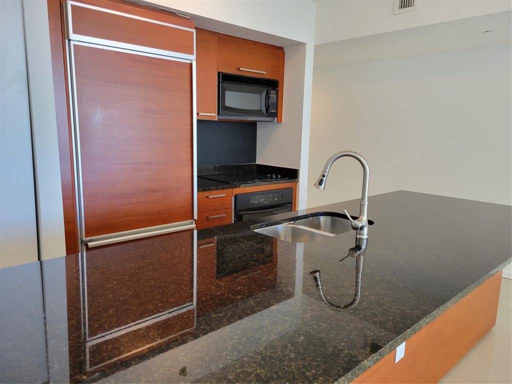 Hallandale Beach, FL 33009,1830 S Ocean Dr #2005
