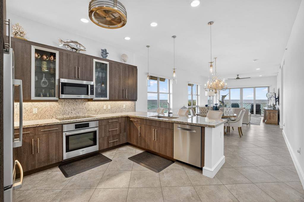 Lauderdale By The Sea, FL 33308,4510 El Mar Dr #PH-405