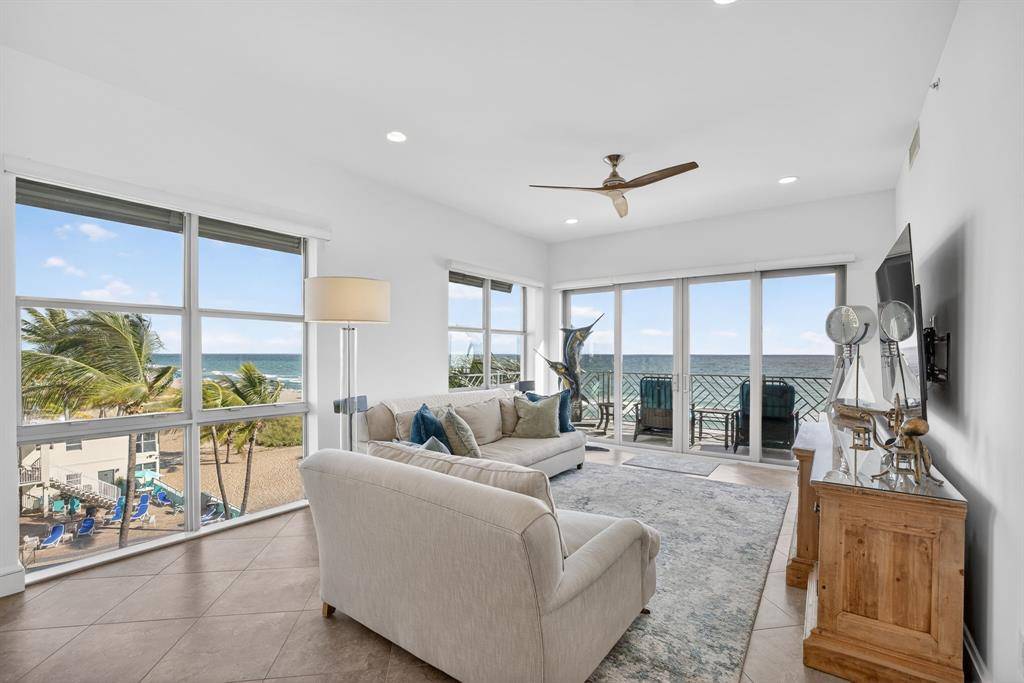 Lauderdale By The Sea, FL 33308,4510 El Mar Dr #PH-405