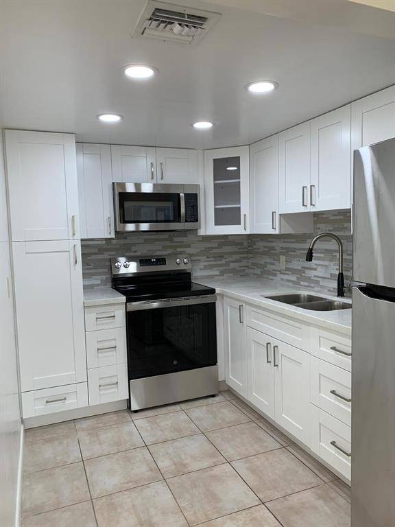 Lauderdale By The Sea, FL 33308,4532 Bougainvilla Dr #6