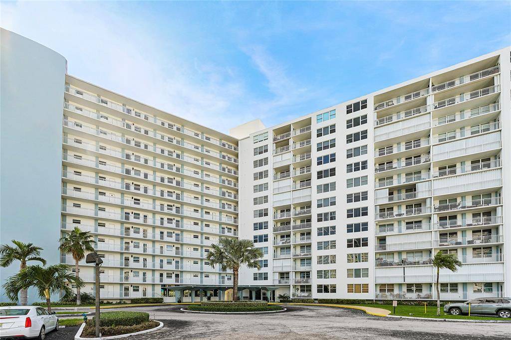 Pompano Beach, FL 33062,201 N Ocean Blvd #208