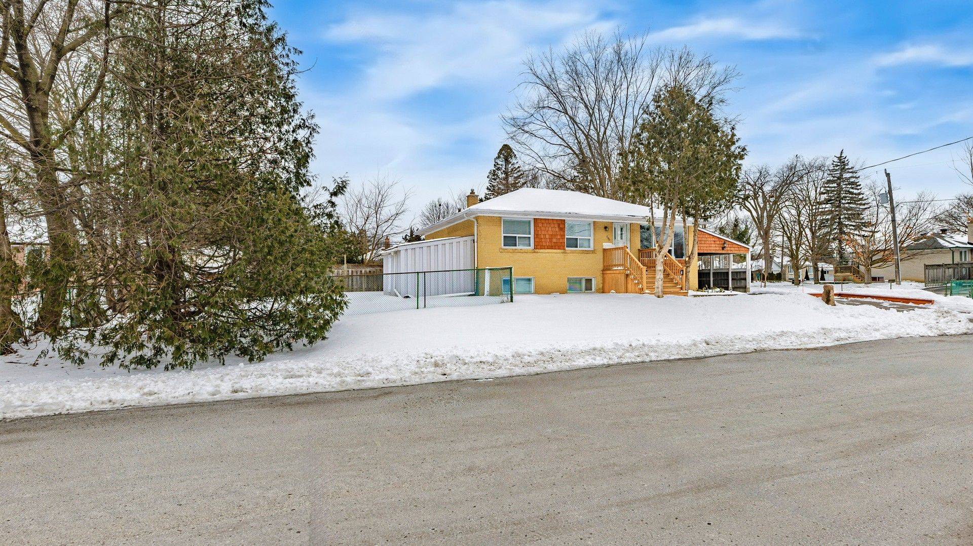 Richmond Hill, ON L4C 3N1,424 Bonita CRES