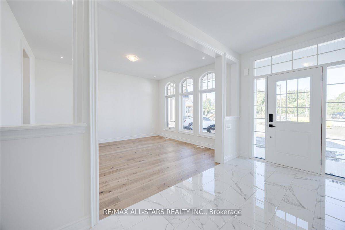 Georgina, ON L0E 1R0,59 Stadacona AVE