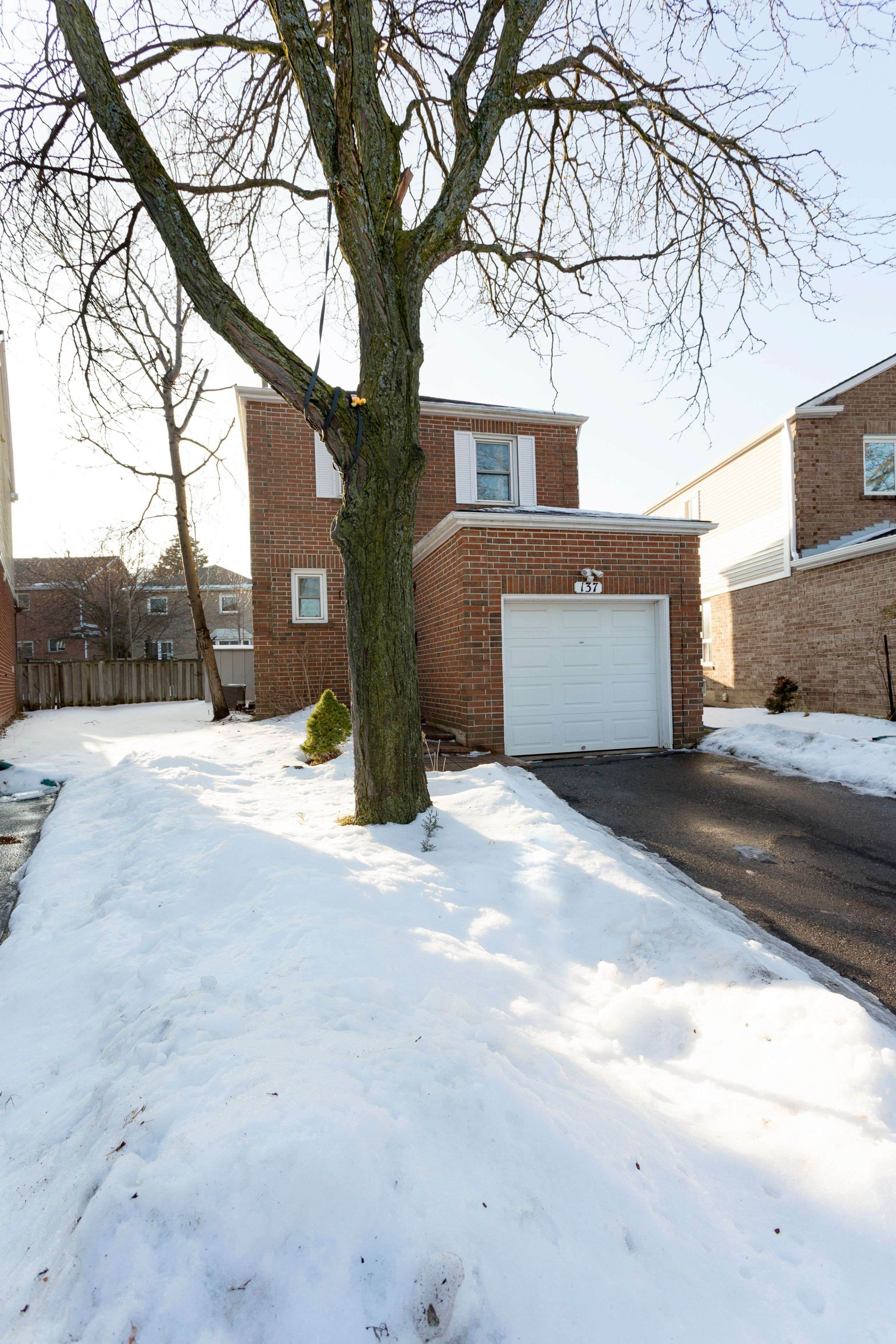 Vaughan, ON L4J 3A3,137 Glenmanor WAY