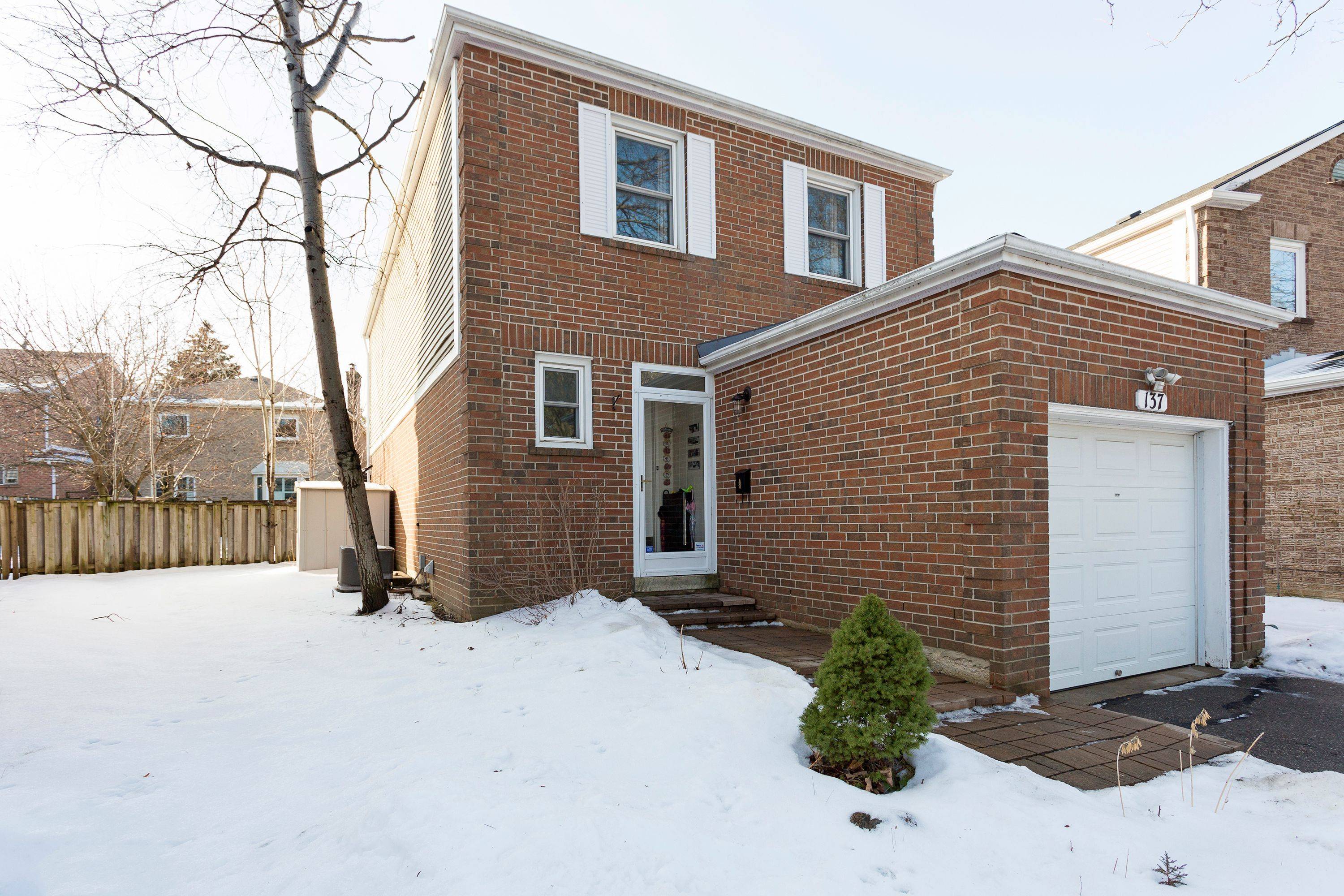 Vaughan, ON L4J 3A3,137 Glenmanor WAY