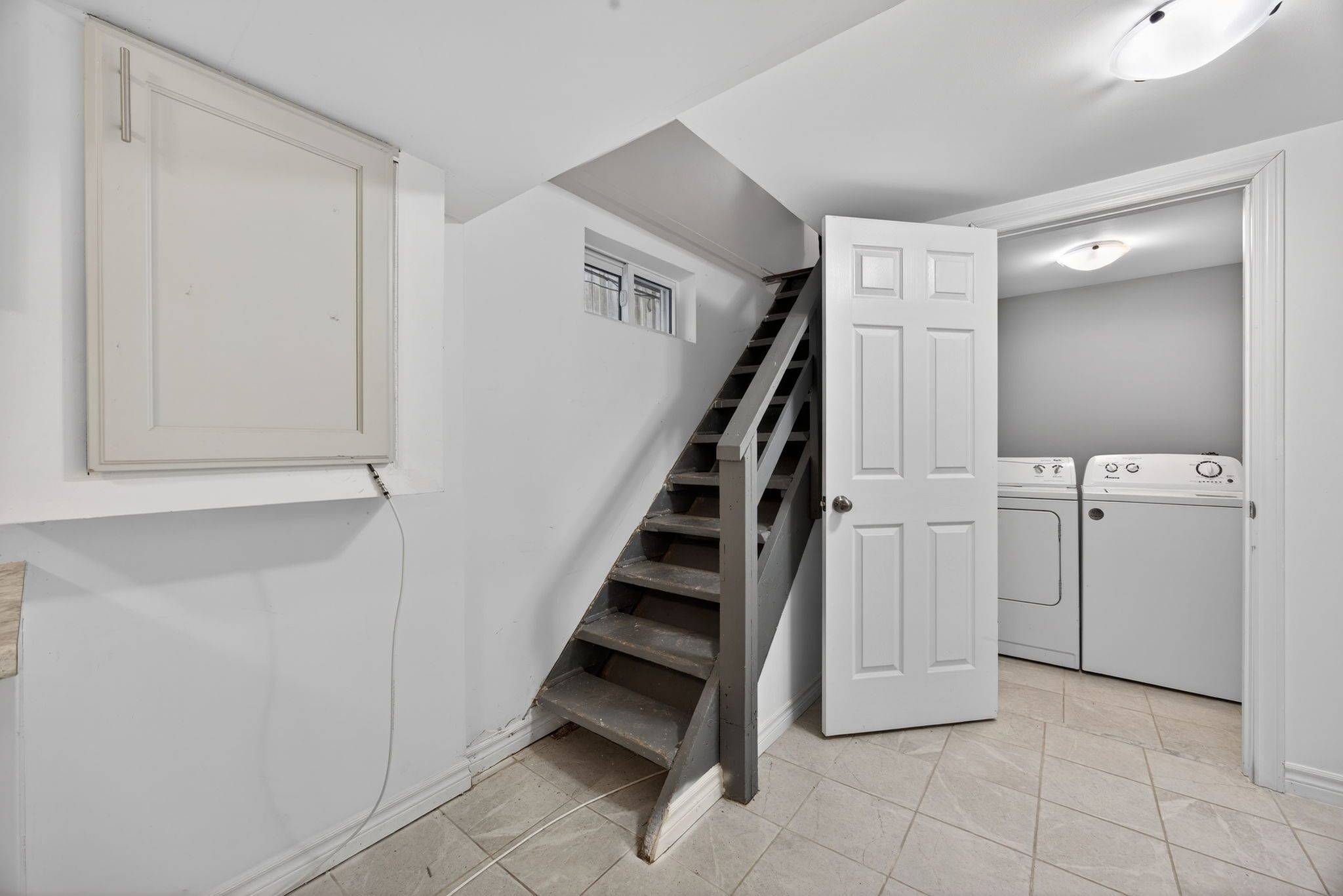 Barrie, ON L4M 3N3,8 Newton ST #Lower Unit