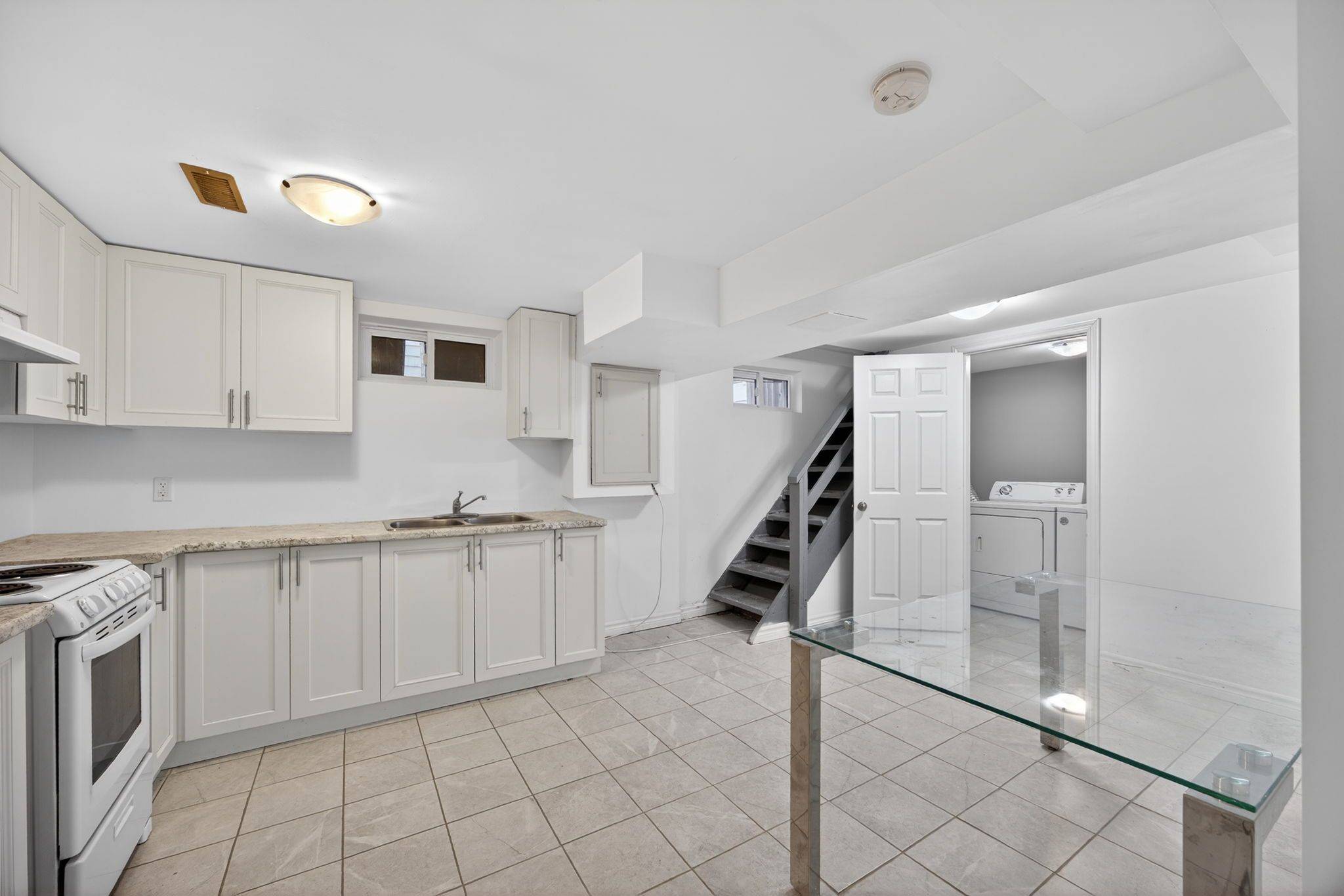 Barrie, ON L4M 3N3,8 Newton ST #Lower Unit