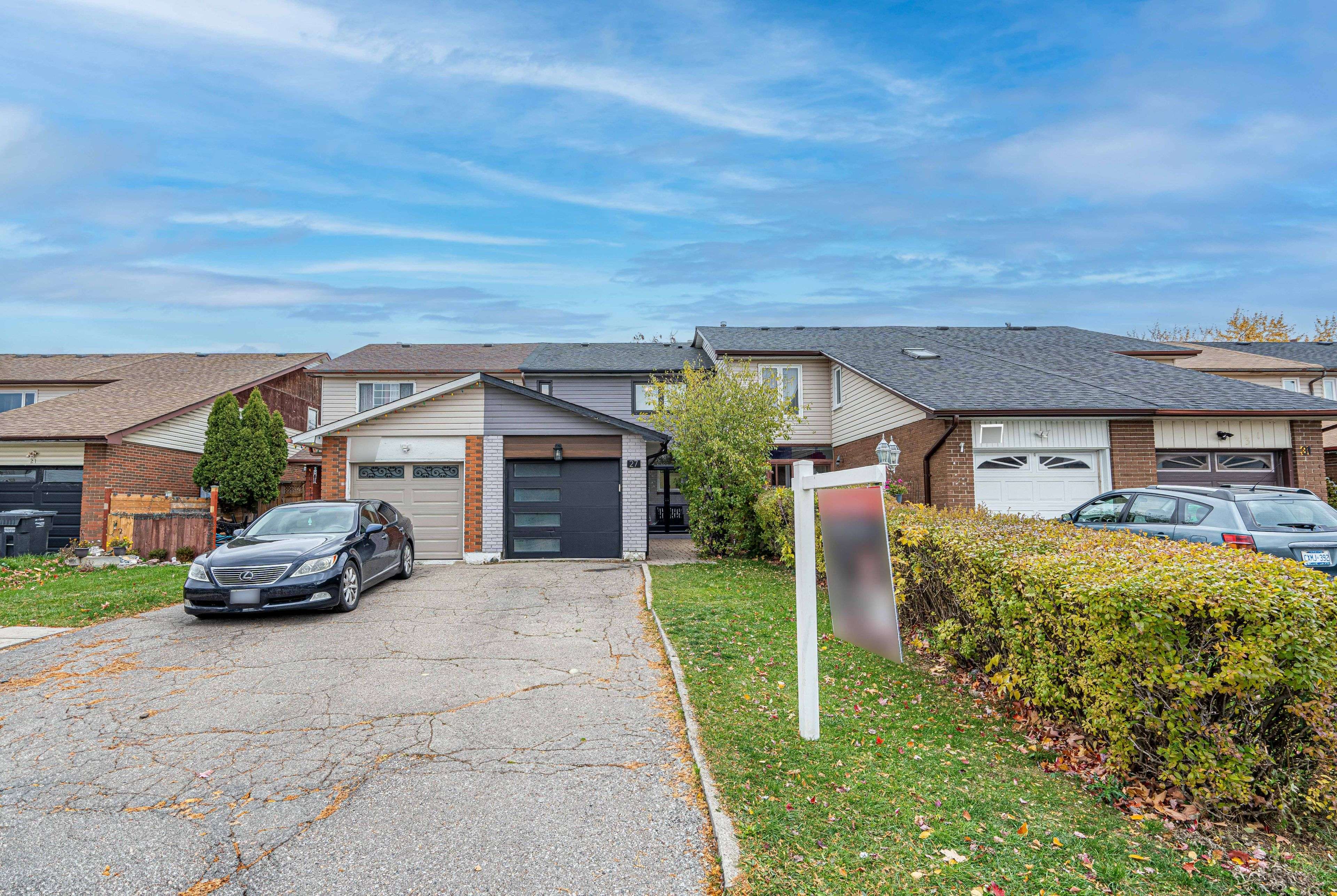 Brampton, ON L6V 2X5,27 Kingswood DR