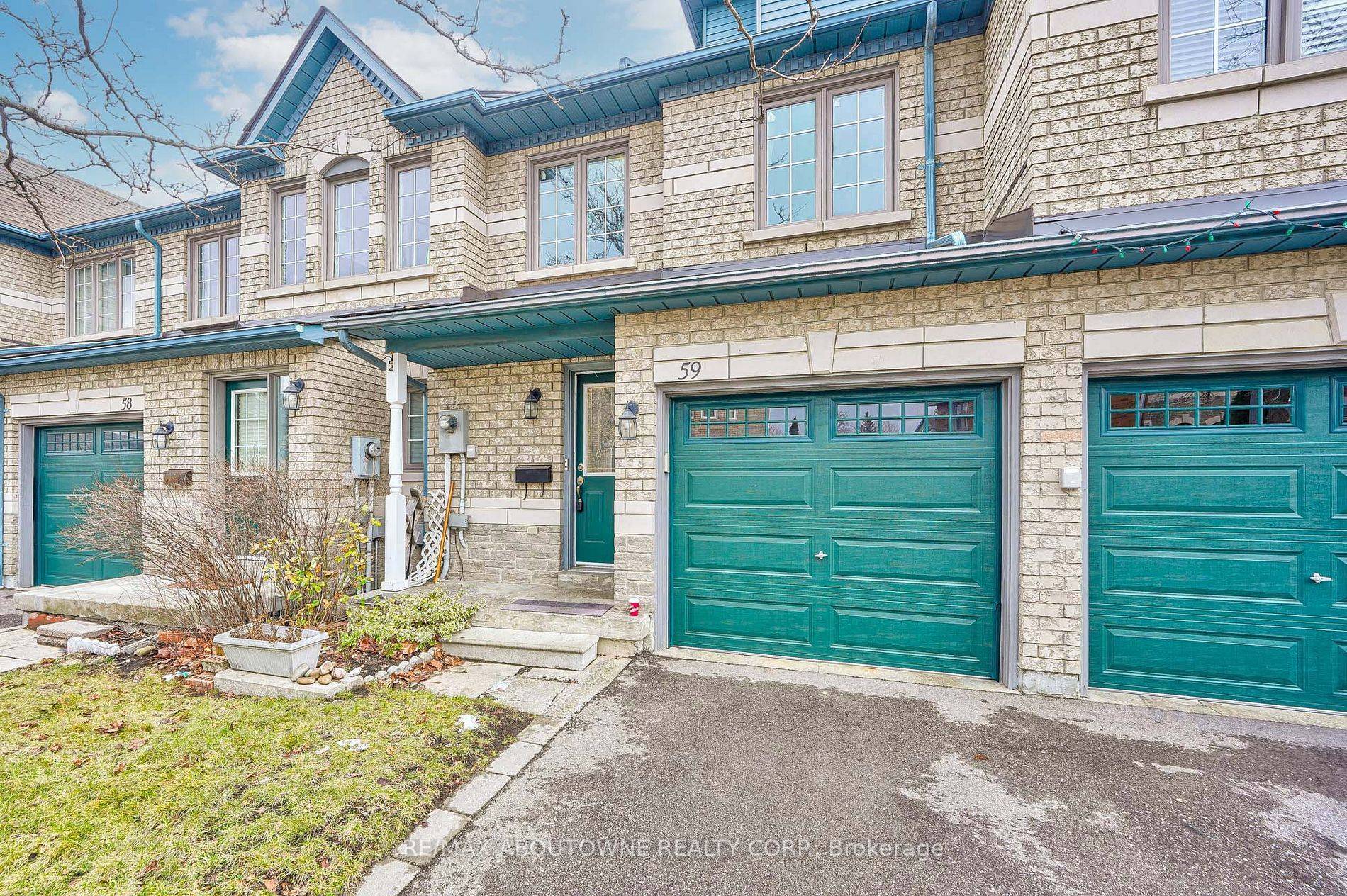 Mississauga, ON L4Z 3W8,455 Apache CT E #59
