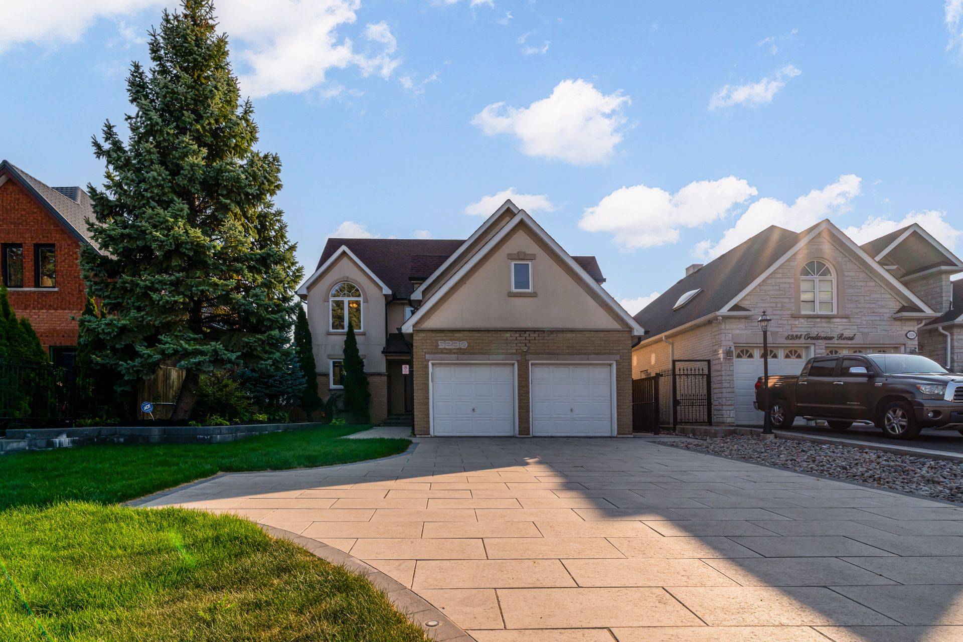 Mississauga, ON L6W 2B3,5230 Creditview RD