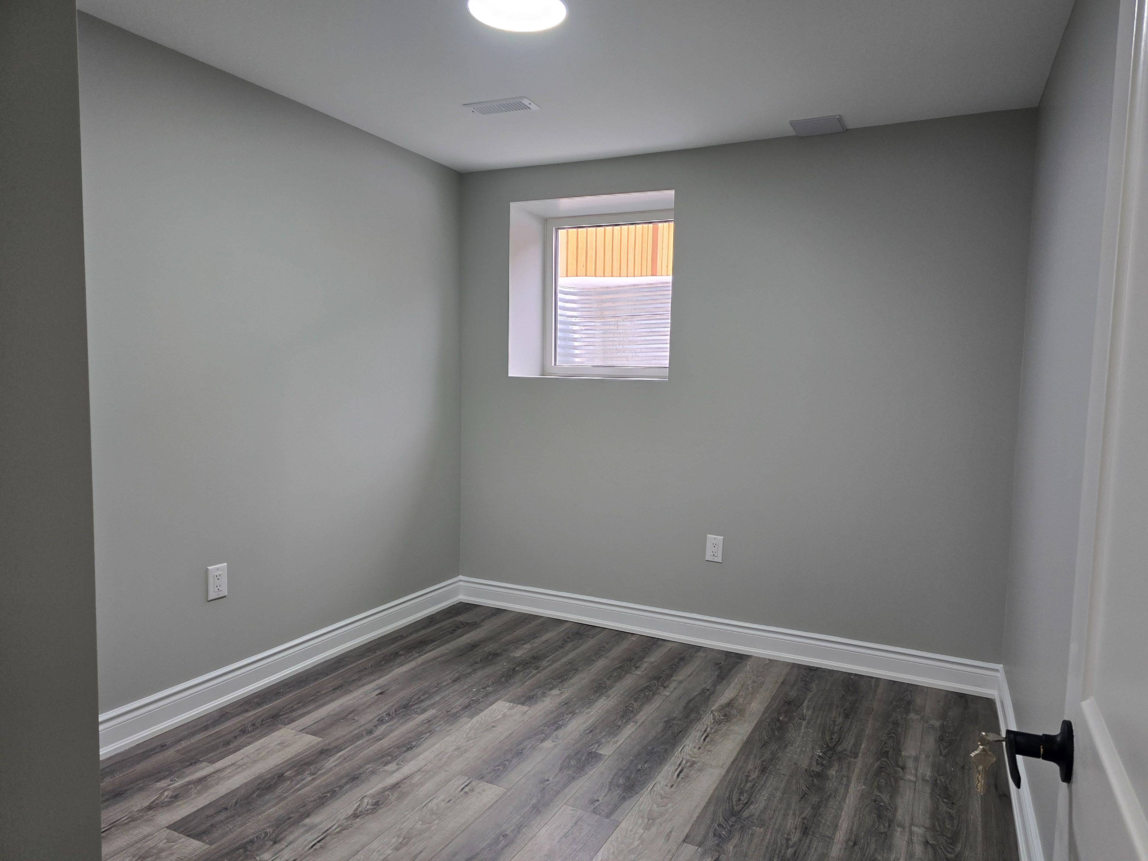 Brampton, ON L6R 4E3,30 Duxbury RD #Basement