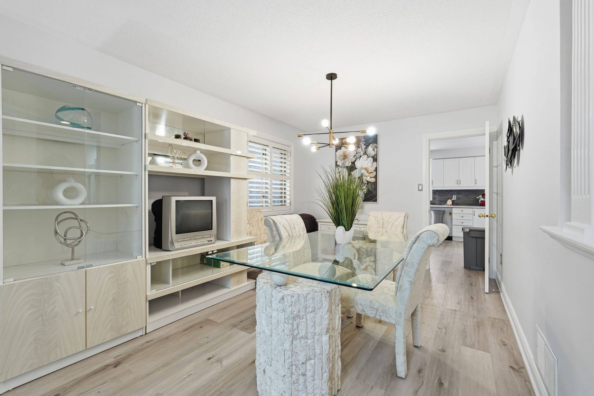 Hamilton, ON L9K 1M9,66 Suffolk ST