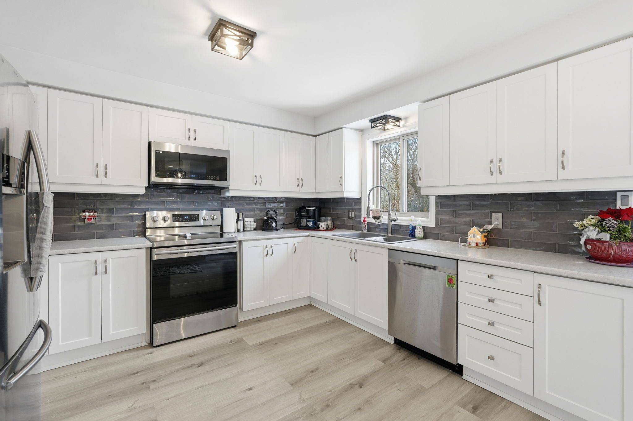 Hamilton, ON L9K 1M9,66 Suffolk ST