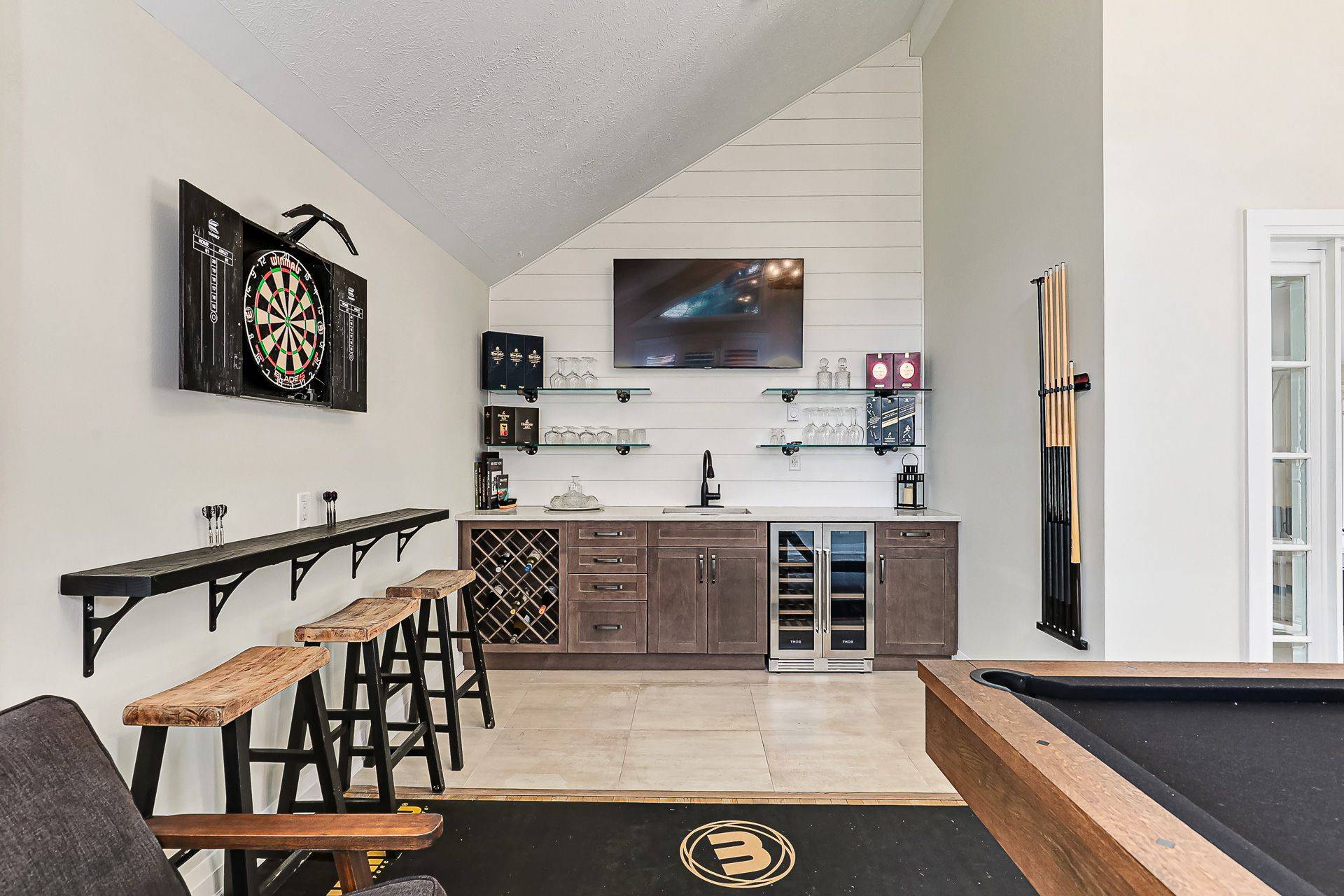 Blue Mountains, ON L9Y 0K7,136 Grand Cypress LN