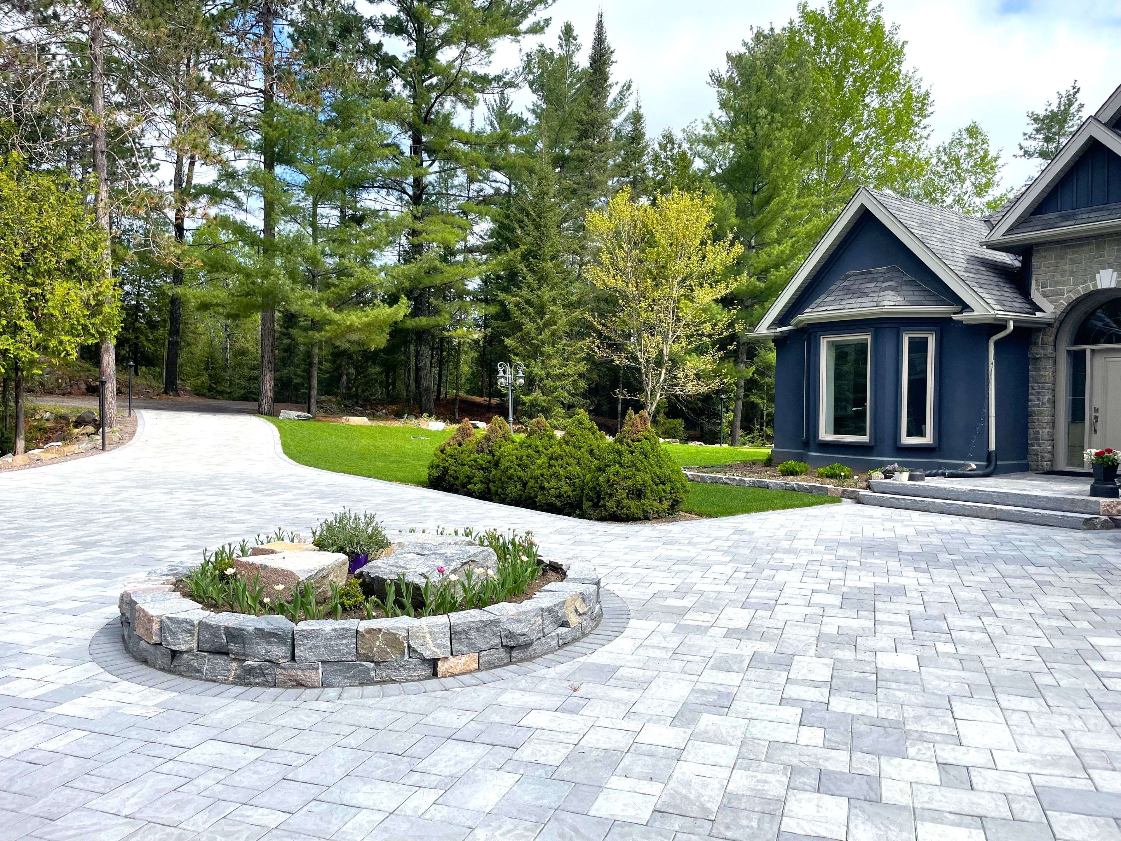 North Bay, ON P1B 8G4,218 Bayview RD