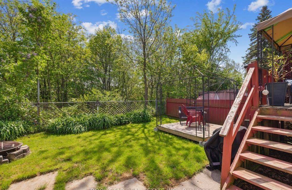 Welland, ON L3B 5Z5,203 Commercial ST #Lower