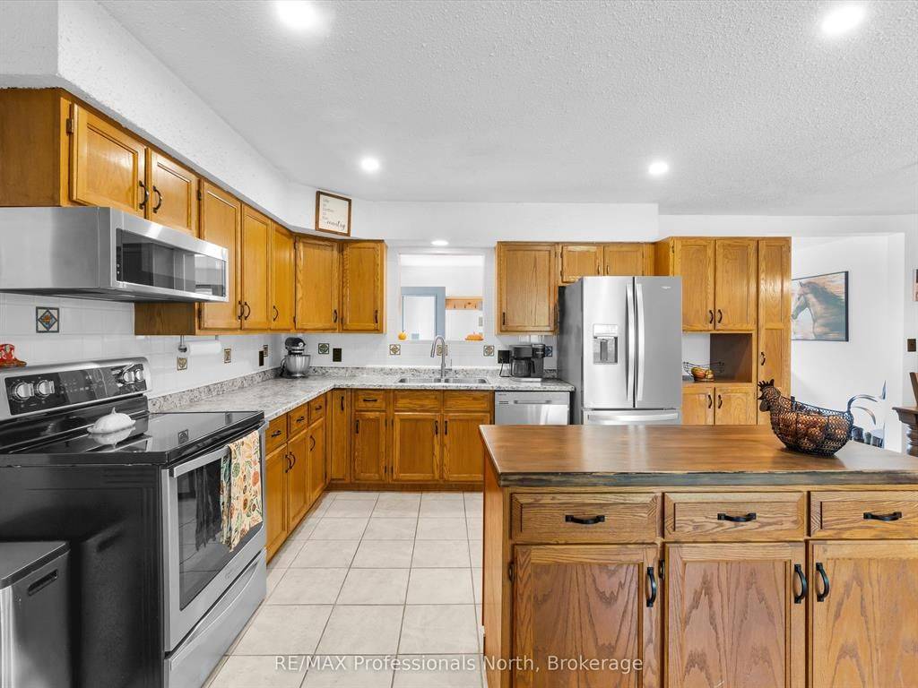 Armour, ON P0A 1J0,1062 Skyline DR