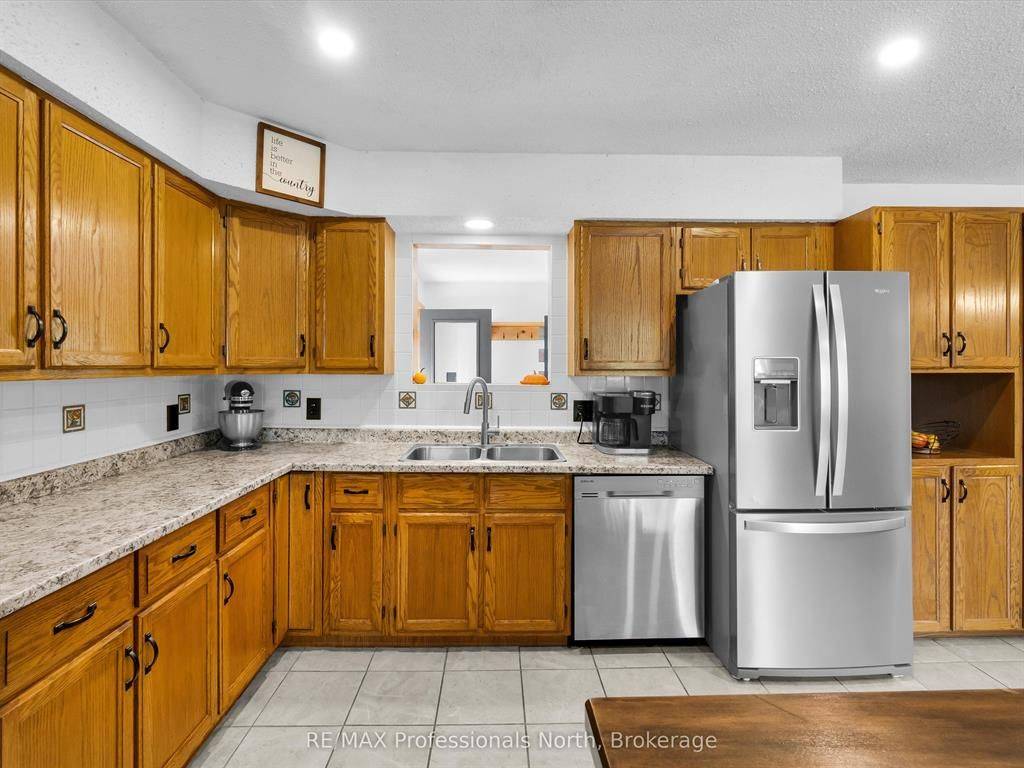 Armour, ON P0A 1J0,1062 Skyline DR