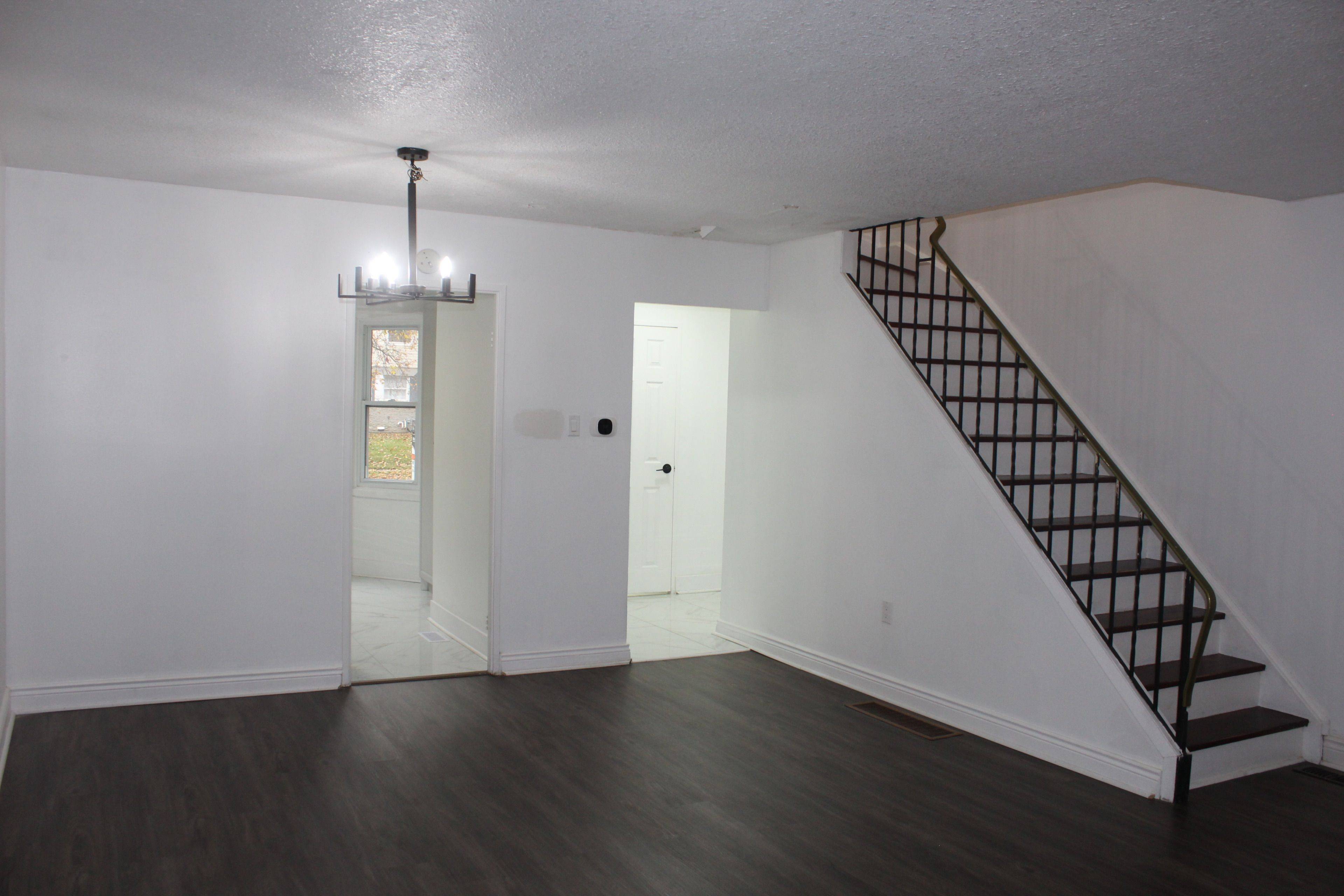 Kitchener, ON N2A 2L8,137 Jansen AVE