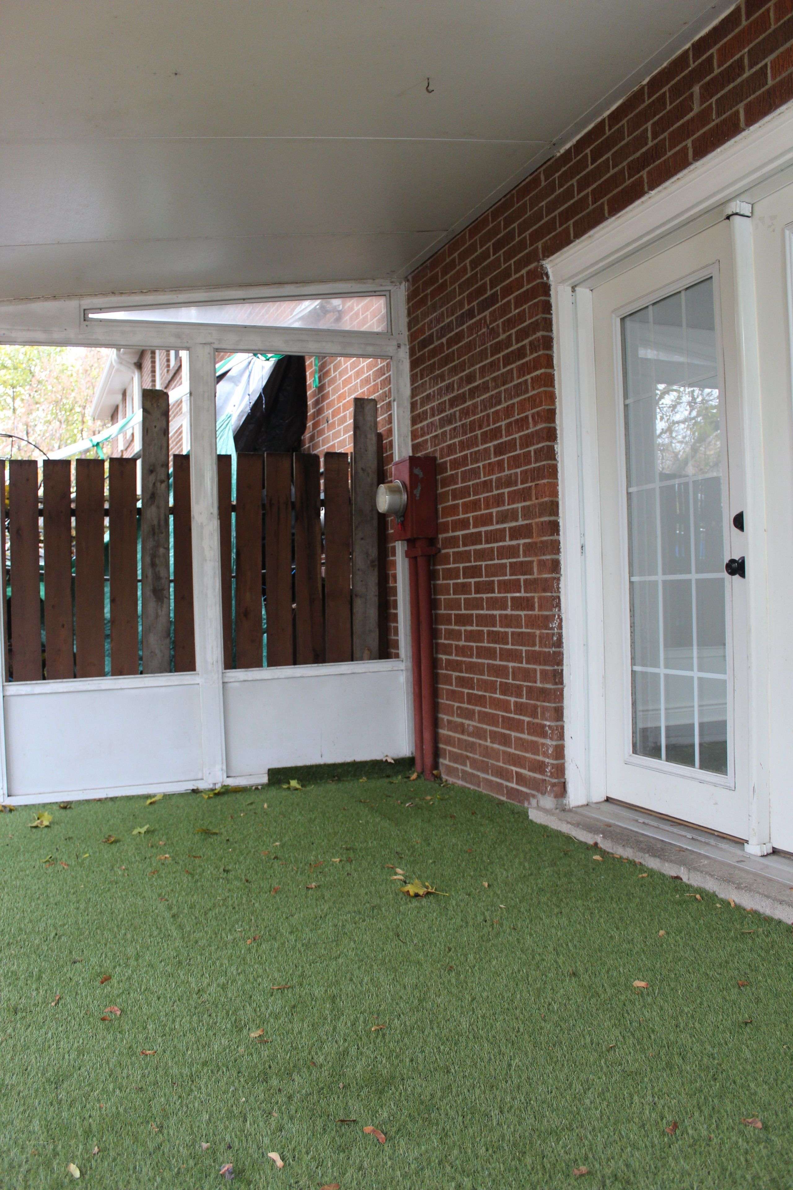 Kitchener, ON N2A 2L8,137 Jansen AVE