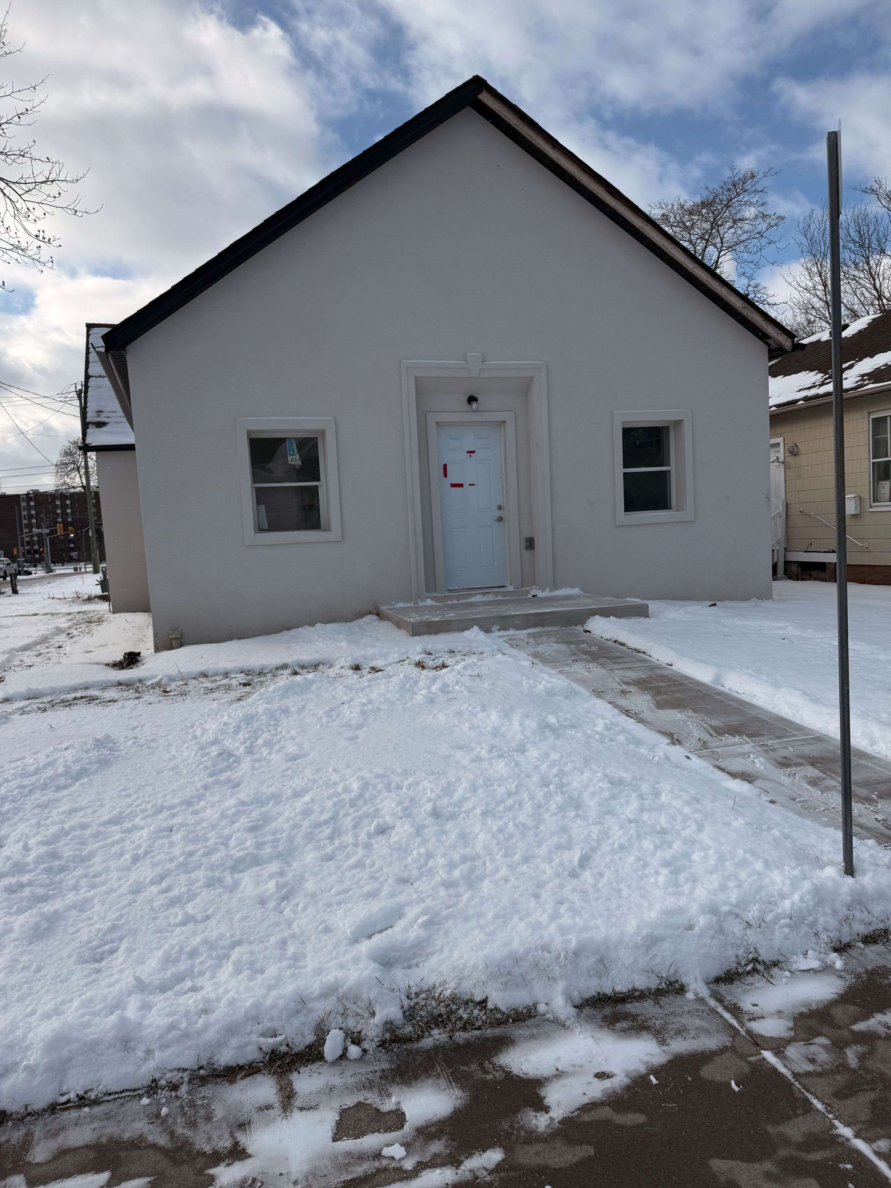 Windsor, ON N9A 1W1,293 Louis AVE