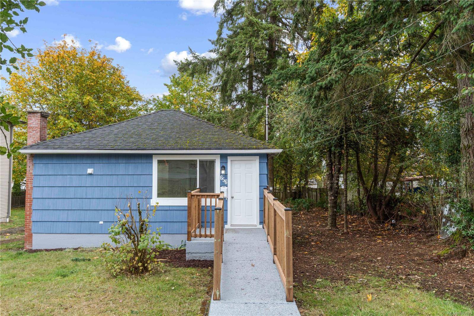 Nanaimo, BC V9R 3N8,656 Lambert Ave