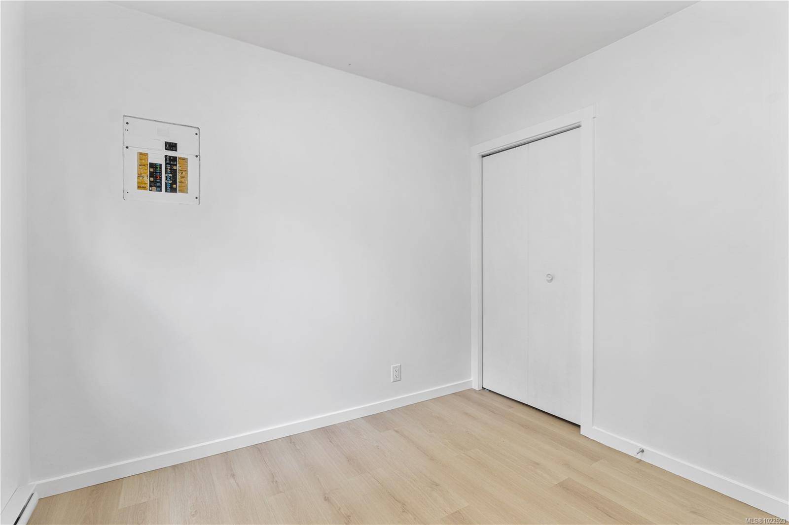 Nanaimo, BC V9R 3N8,656 Lambert Ave