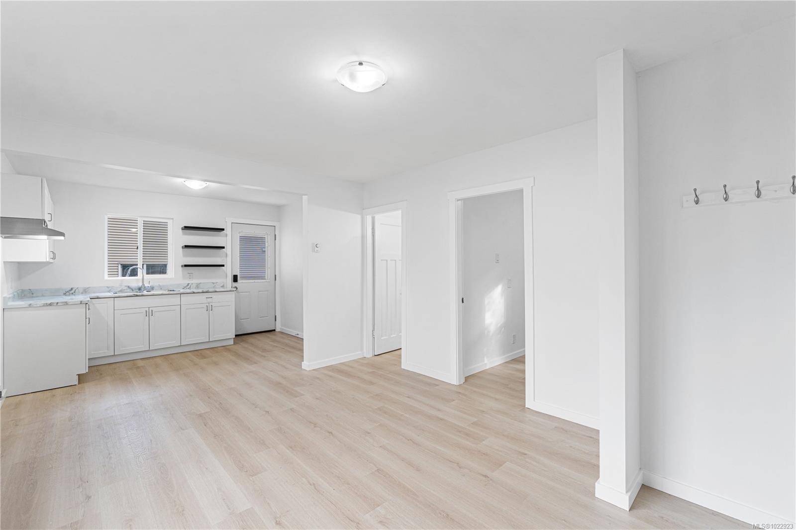 Nanaimo, BC V9R 3N8,656 Lambert Ave