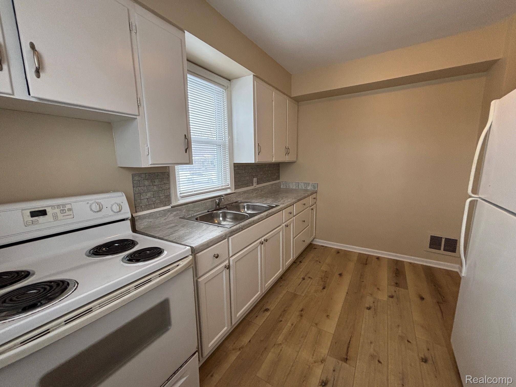 Eastpointe, MI 48021,22517 Petersburg AVE