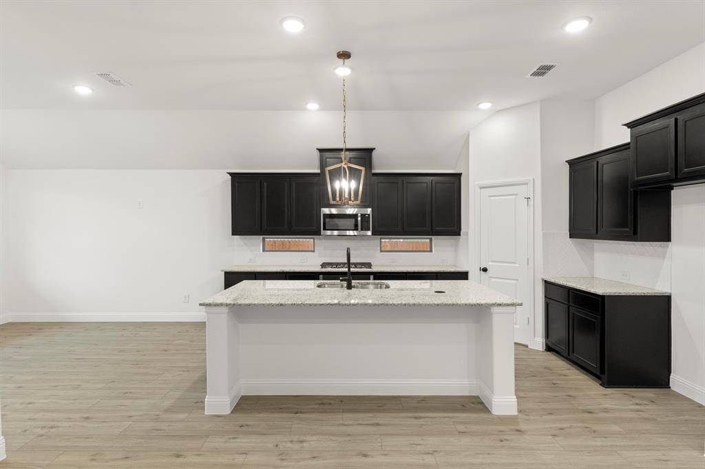 Heartland, TX 75114,4043 Bedford Drive