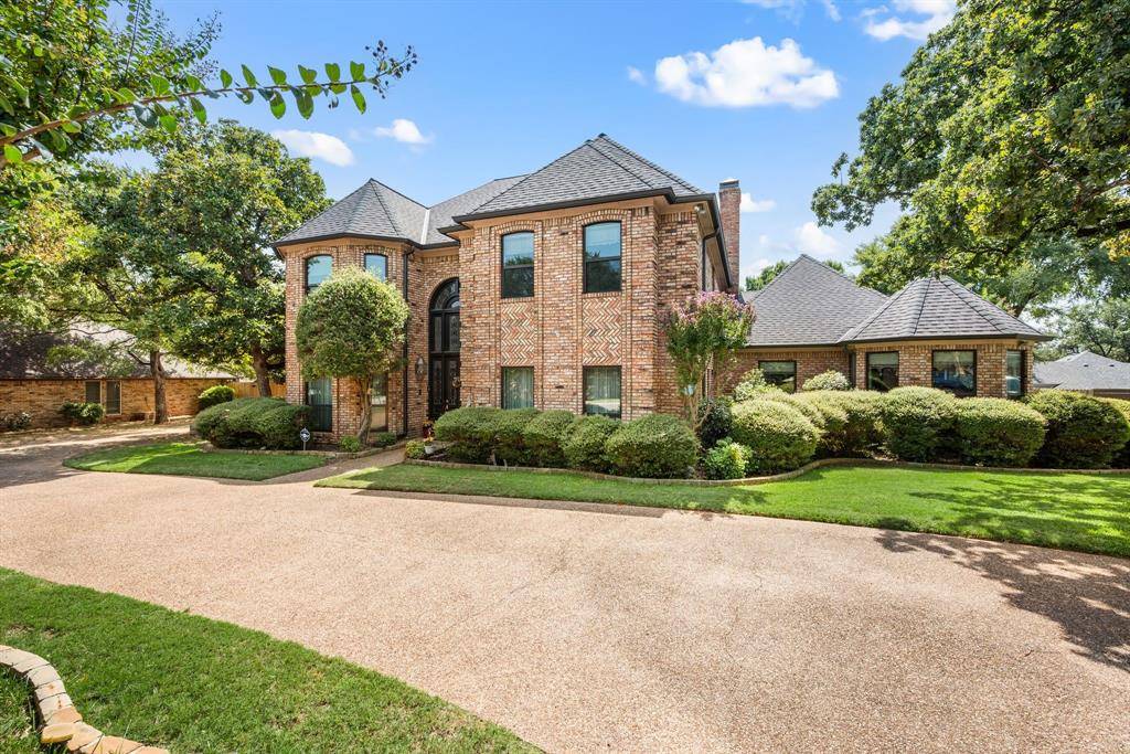 Colleyville, TX 76034,1303 Crest Drive