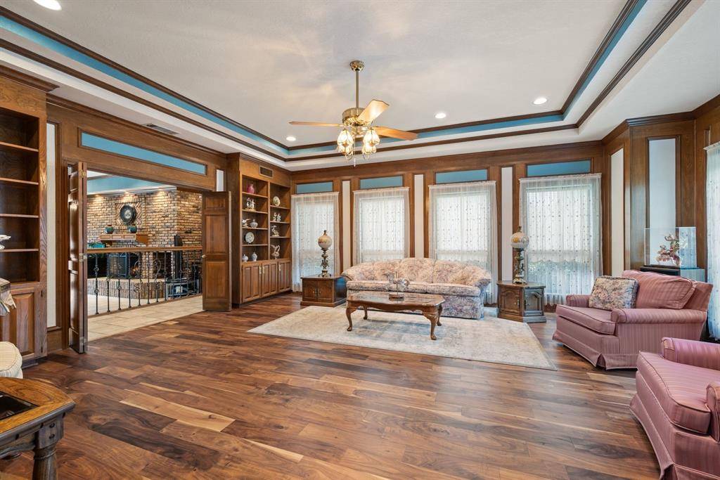 Colleyville, TX 76034,1303 Crest Drive