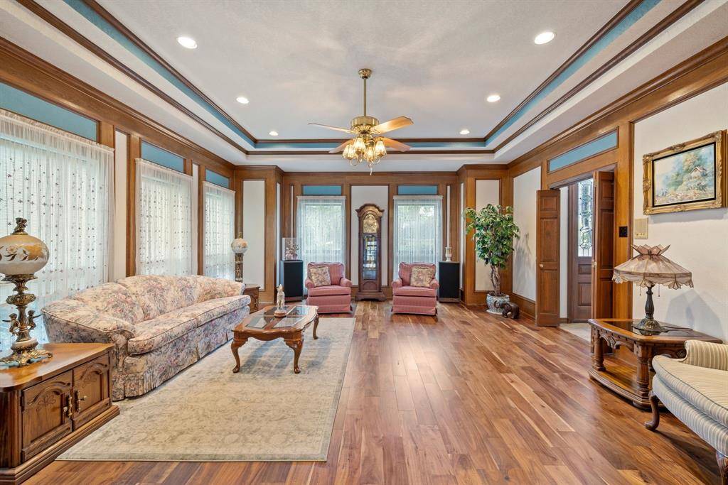 Colleyville, TX 76034,1303 Crest Drive