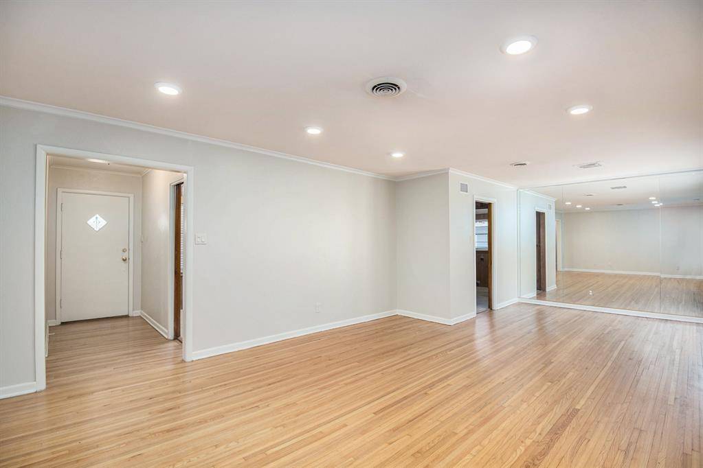 Fort Worth, TX 76133,4909 Overton Avenue