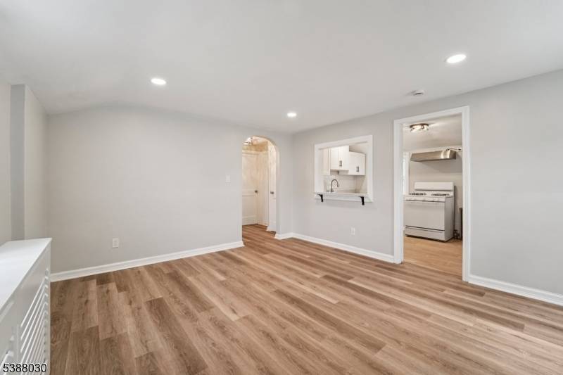 Fair Lawn Boro, NJ 07410,2-33 31St St