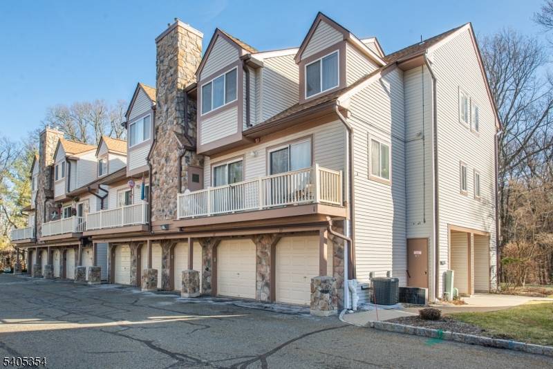 Roxbury Twp., NJ 07876,119 Woods Edge Dr #119