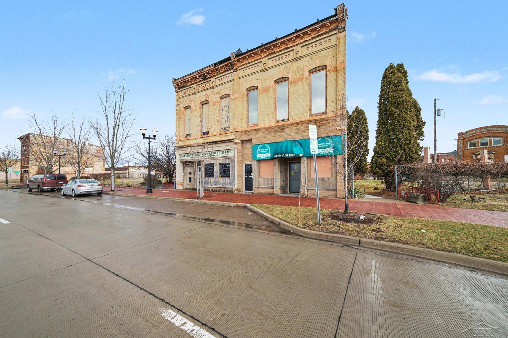 Saginaw, MI 48607,817/819 E Genesee AVE