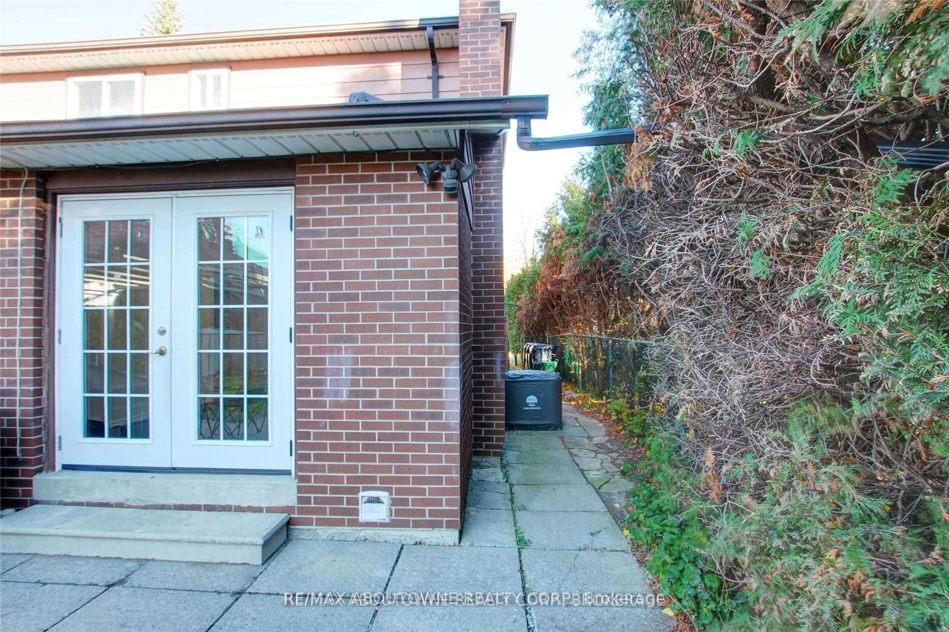 Toronto C15, ON M2J 2X1,14 Angus DR #Lower