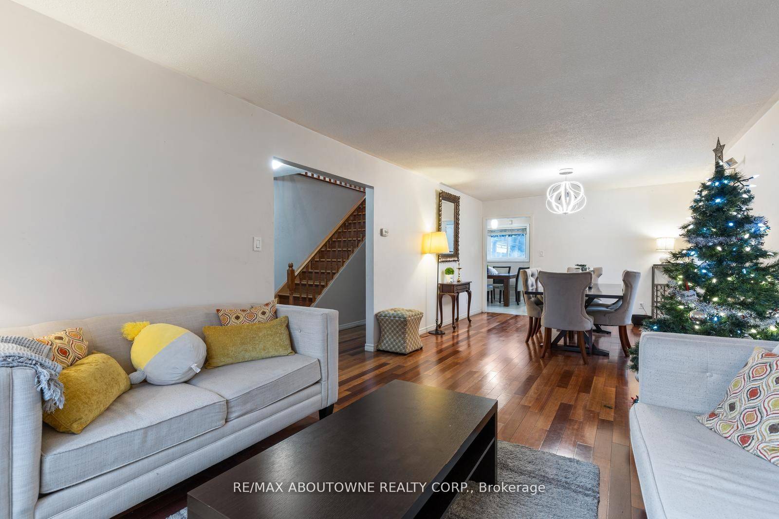 Toronto C15, ON M2J 2X1,14 Angus DR #Upper