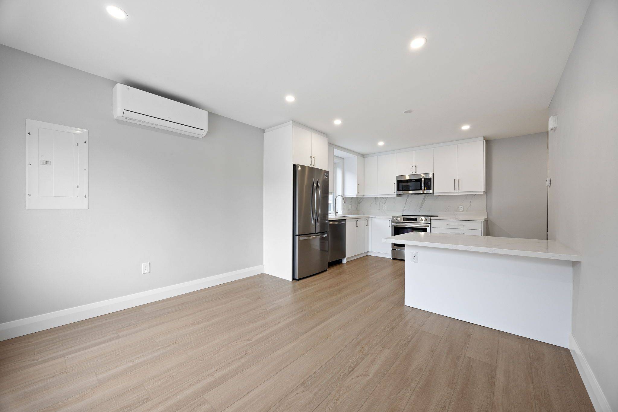 Toronto C03, ON M6E 3N9,1731 Dufferin ST #Unit 3